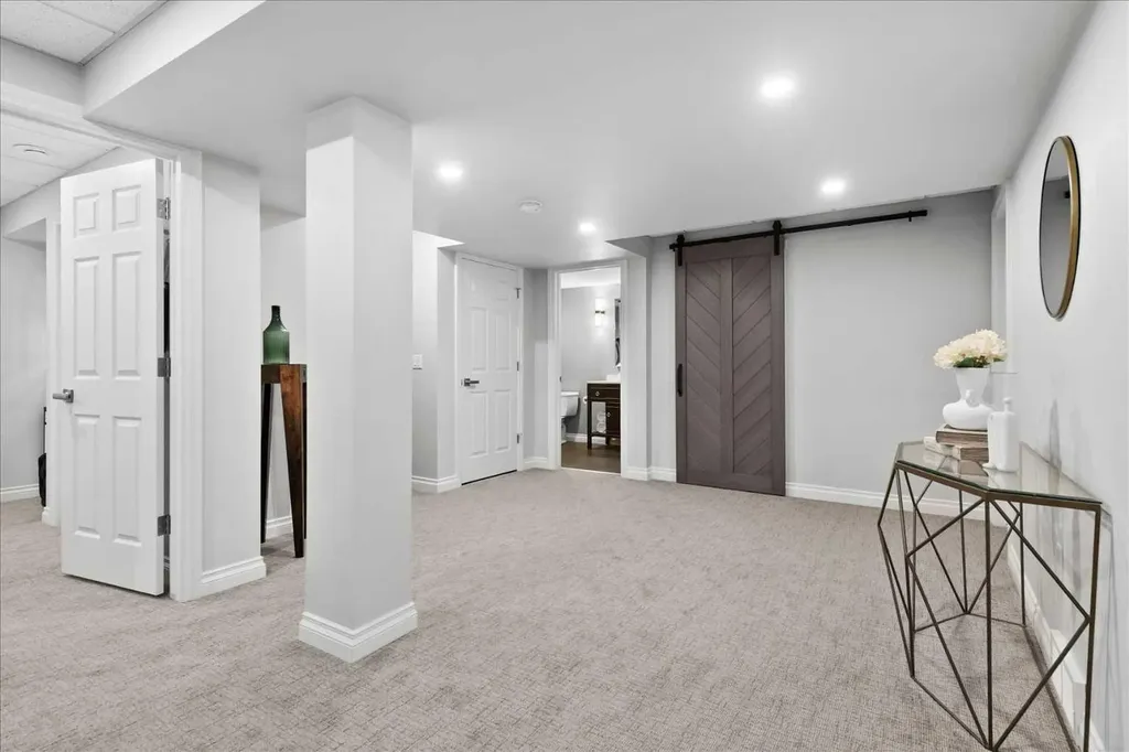 255 Gleneagles View Cochrane AB T4C 2H5
