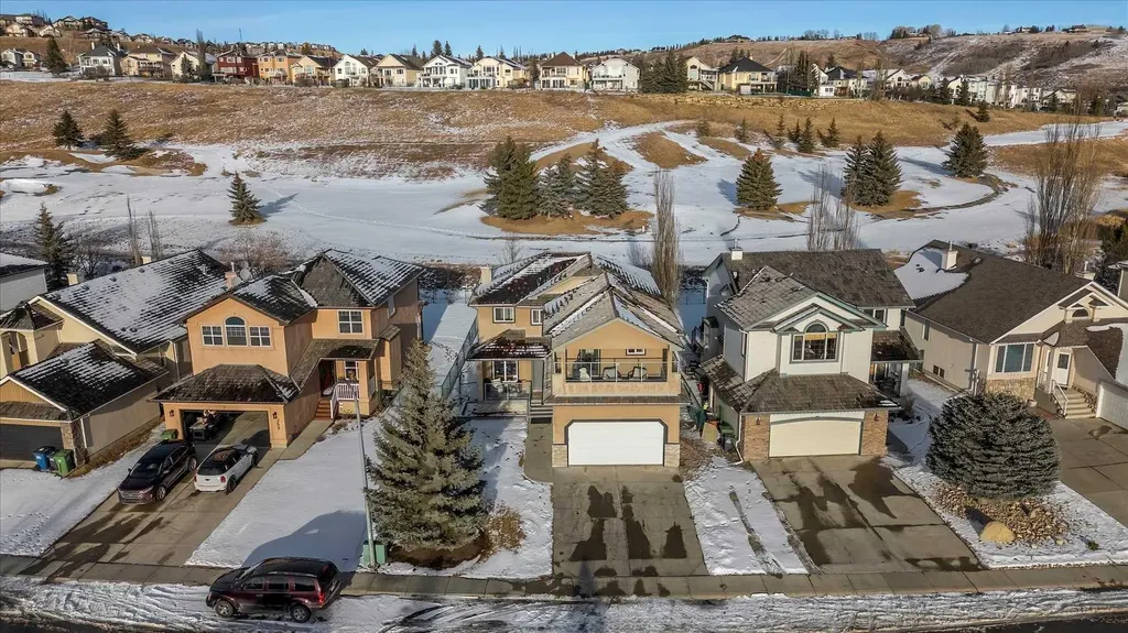 255 Gleneagles View Cochrane AB T4C 2H5