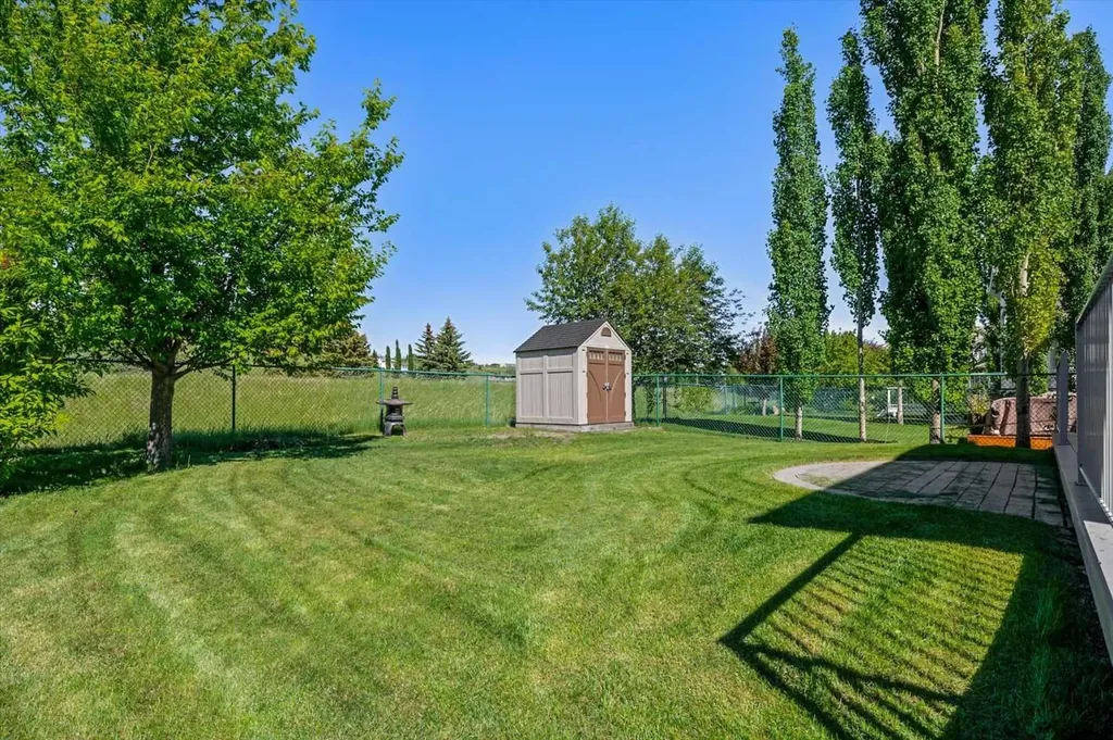 255 Gleneagles View Cochrane AB T4C 2H5