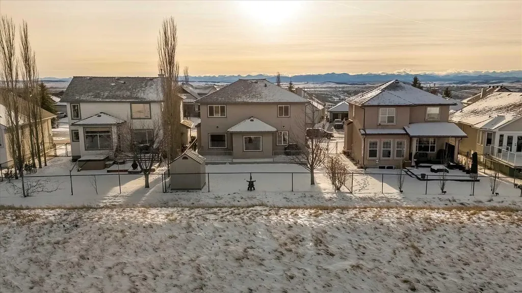 255 Gleneagles View Cochrane AB T4C 2H5
