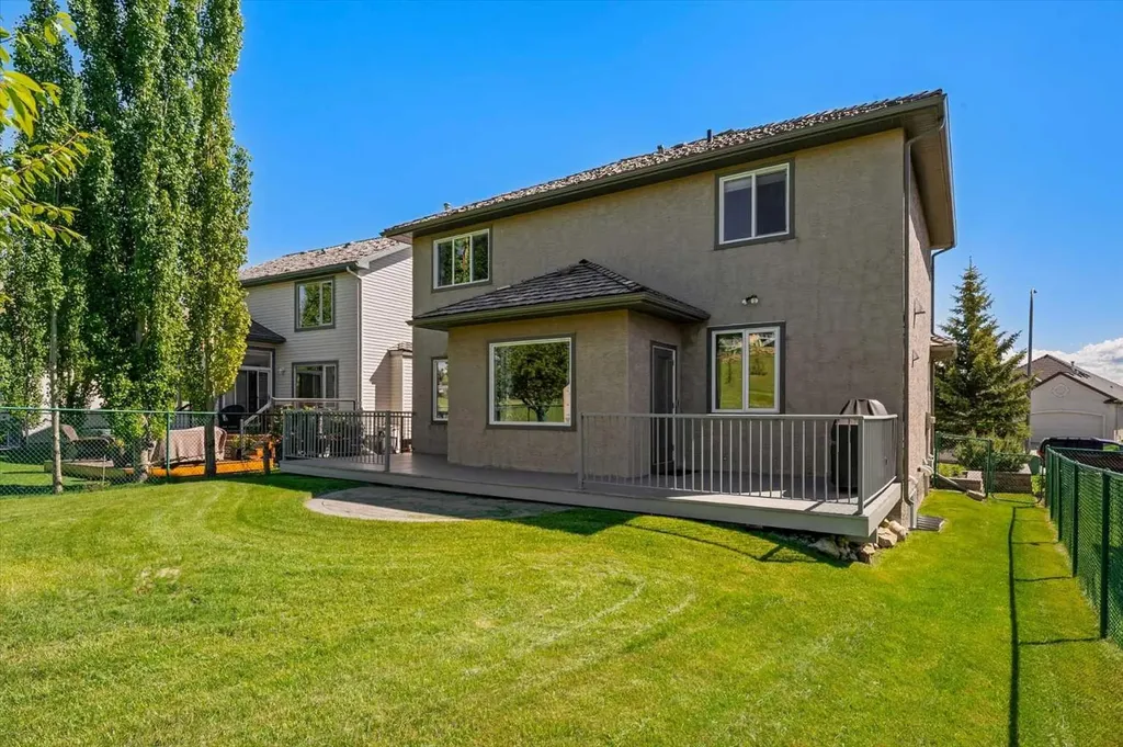 255 Gleneagles View Cochrane AB T4C 2H5