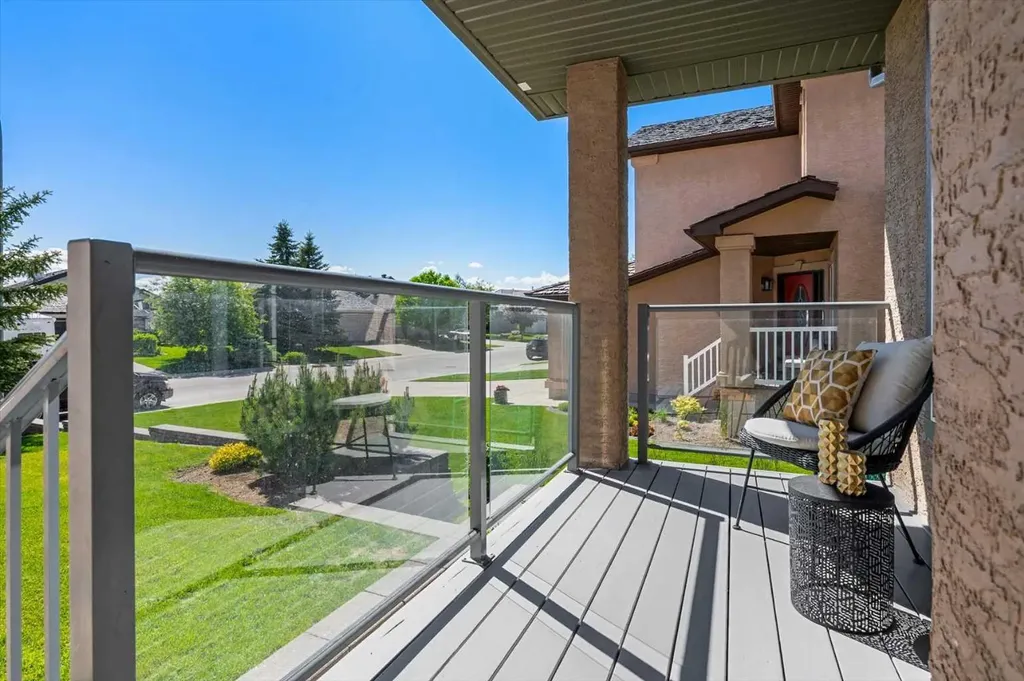 255 Gleneagles View Cochrane AB T4C 2H5