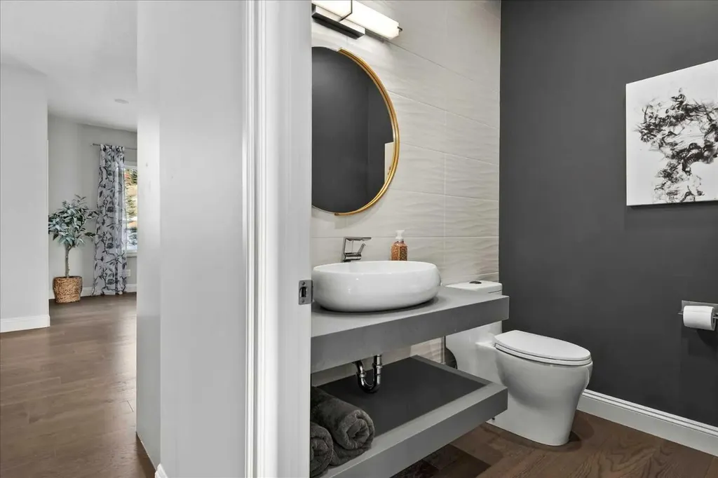 255 Gleneagles View Cochrane AB T4C 2H5