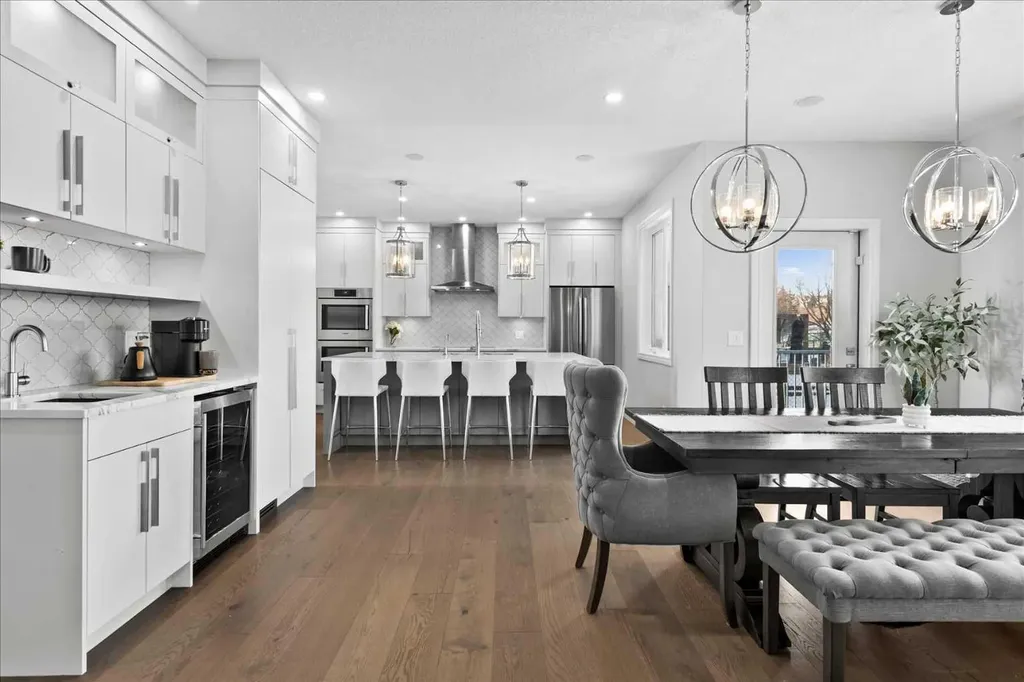255 Gleneagles View Cochrane AB T4C 2H5