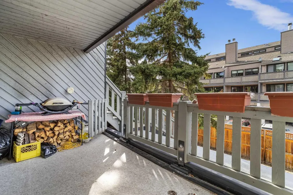 413 Marten Street Banff AB T1L 1G6