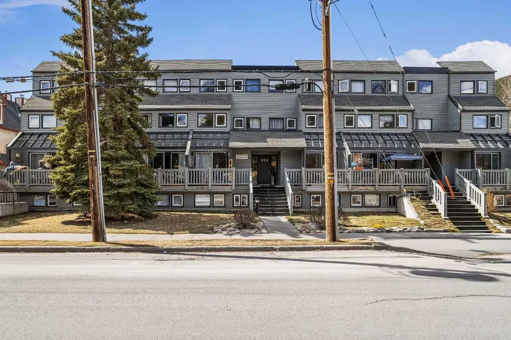413 Marten Street Banff AB T1L 1G6