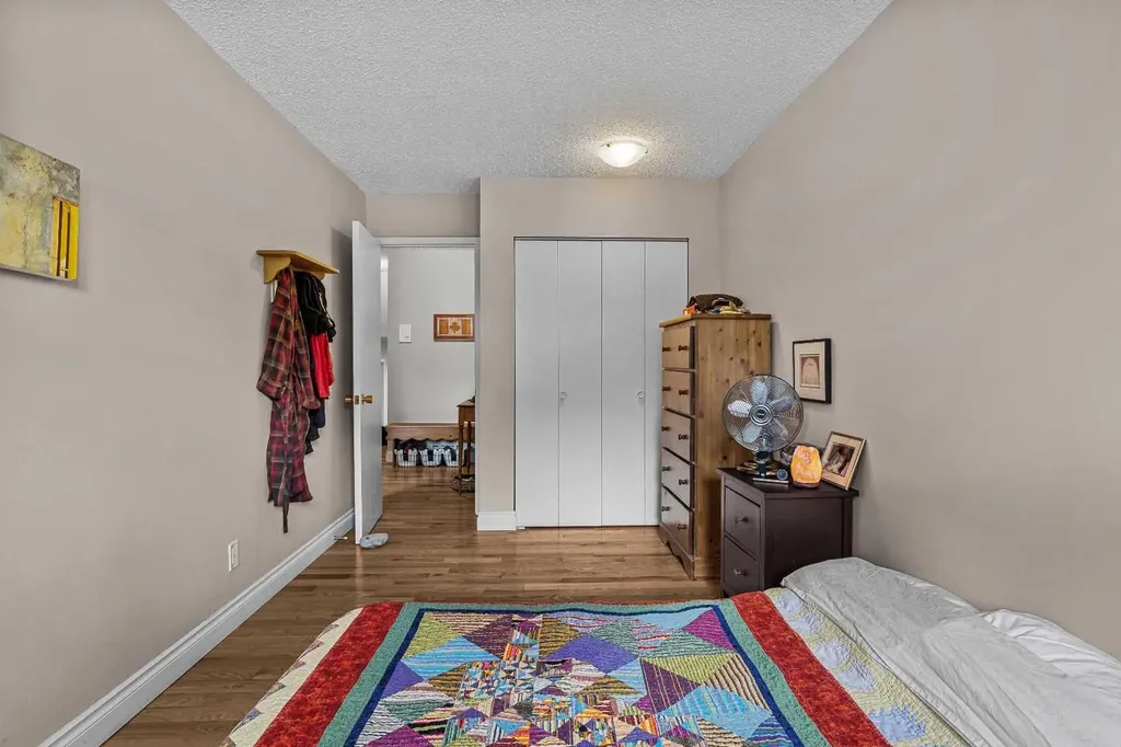 413 Marten Street Banff AB T1L 1G6