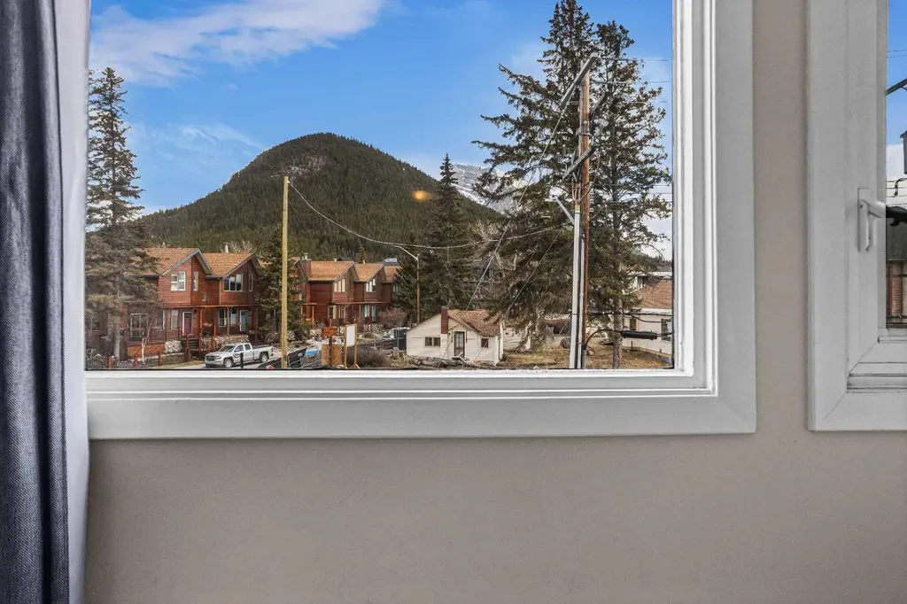 413 Marten Street Banff AB T1L 1G6