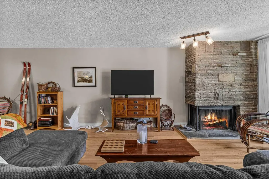 413 Marten Street Banff AB T1L 1G6