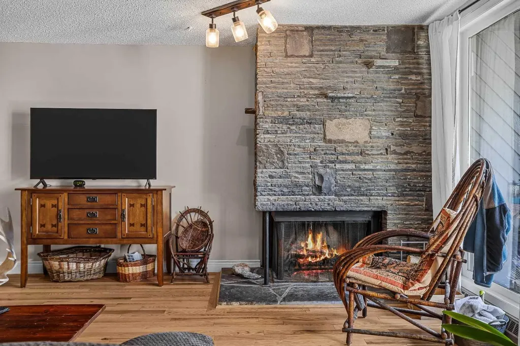 413 Marten Street Banff AB T1L 1G6