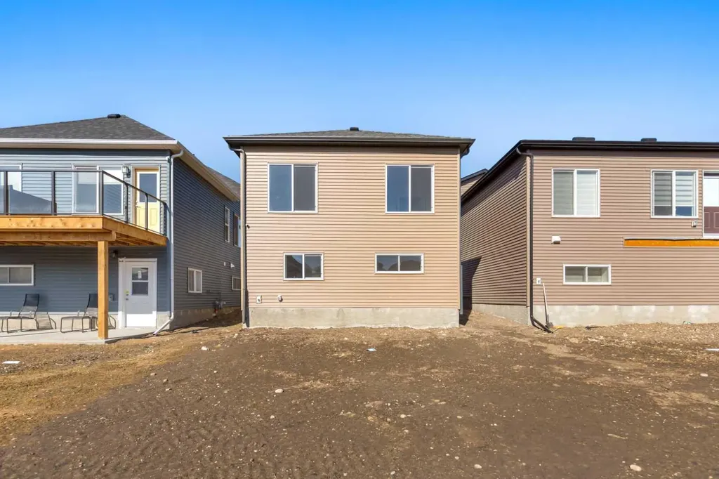 90 Homestead Circle NE Calgary AB T3J 5R6
