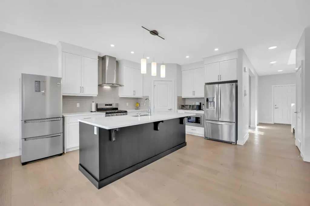 133 Arbour Lake Hill NW Calgary AB T3G 0G9