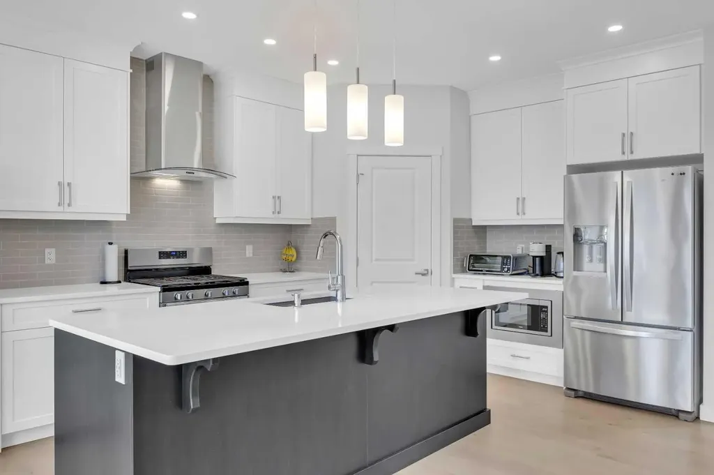 133 Arbour Lake Hill NW Calgary AB T3G 0G9