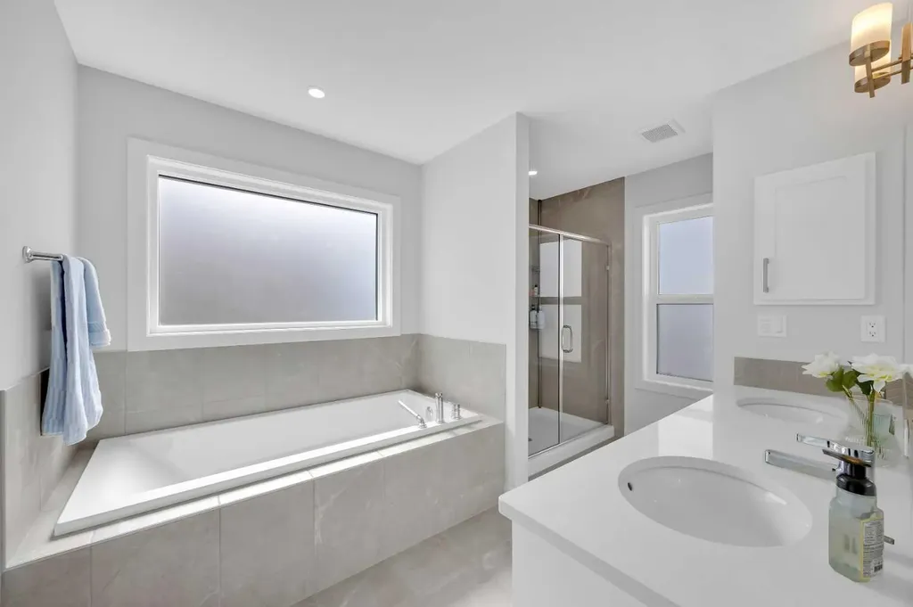 133 Arbour Lake Hill NW Calgary AB T3G 0G9