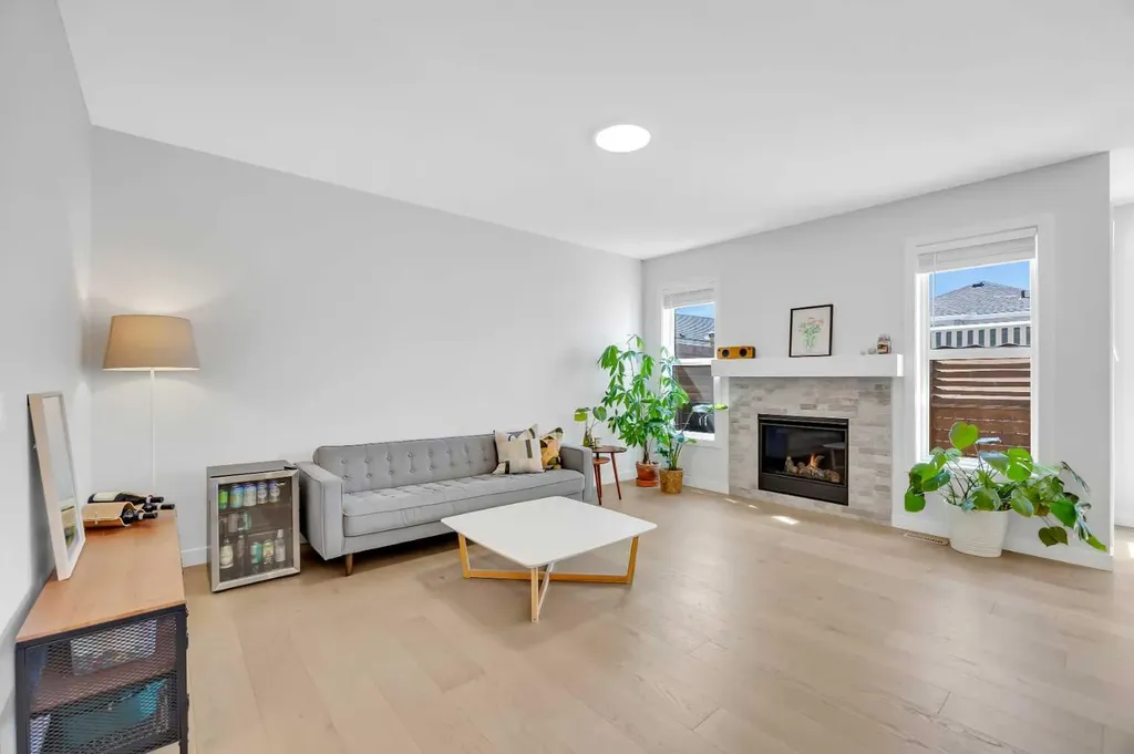 133 Arbour Lake Hill NW Calgary AB T3G 0G9