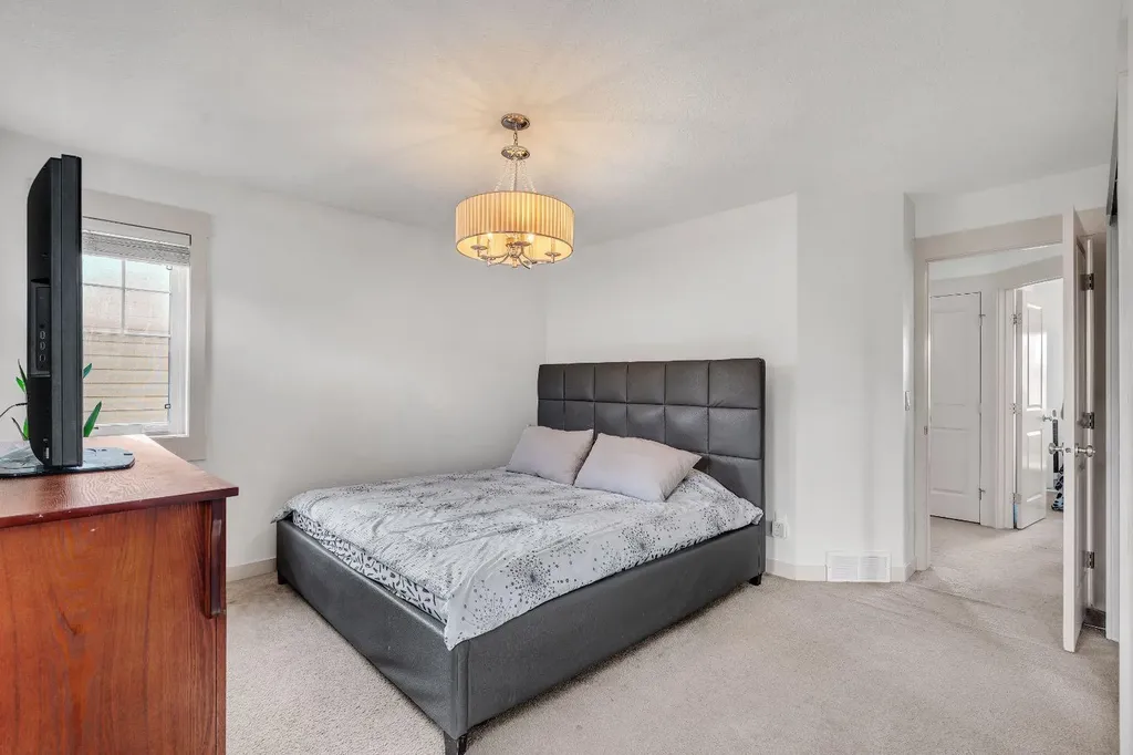 301 Skyview Ranch Drive NE Calgary AB T3N 0E1