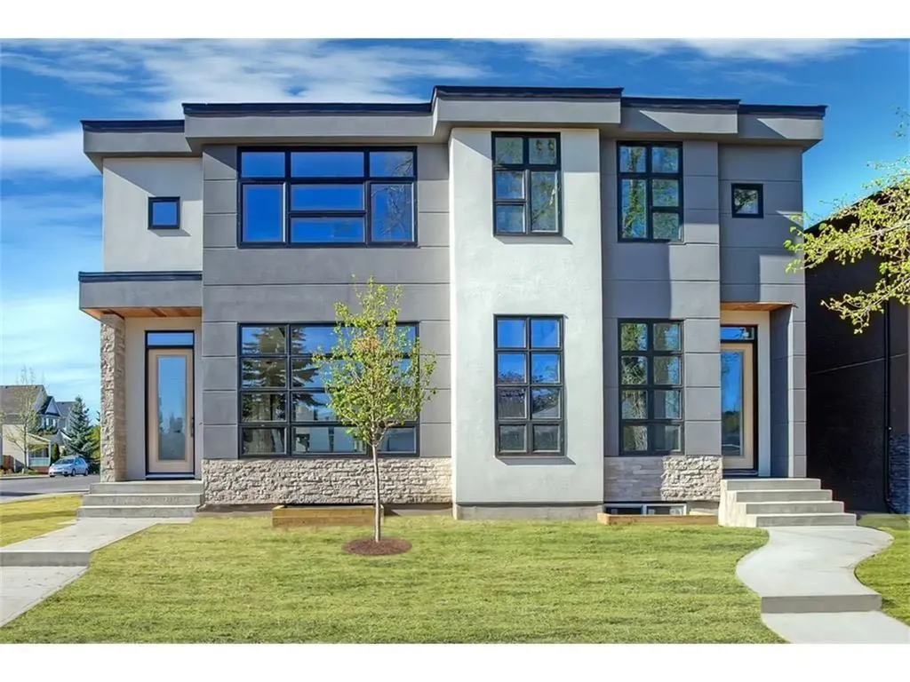2052 46 Avenue SW Calgary AB T2T 2R9