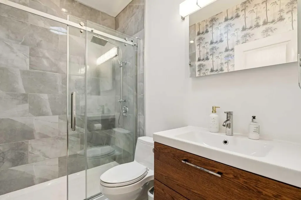 367 Discovery Place SW Calgary AB T3H 4N7