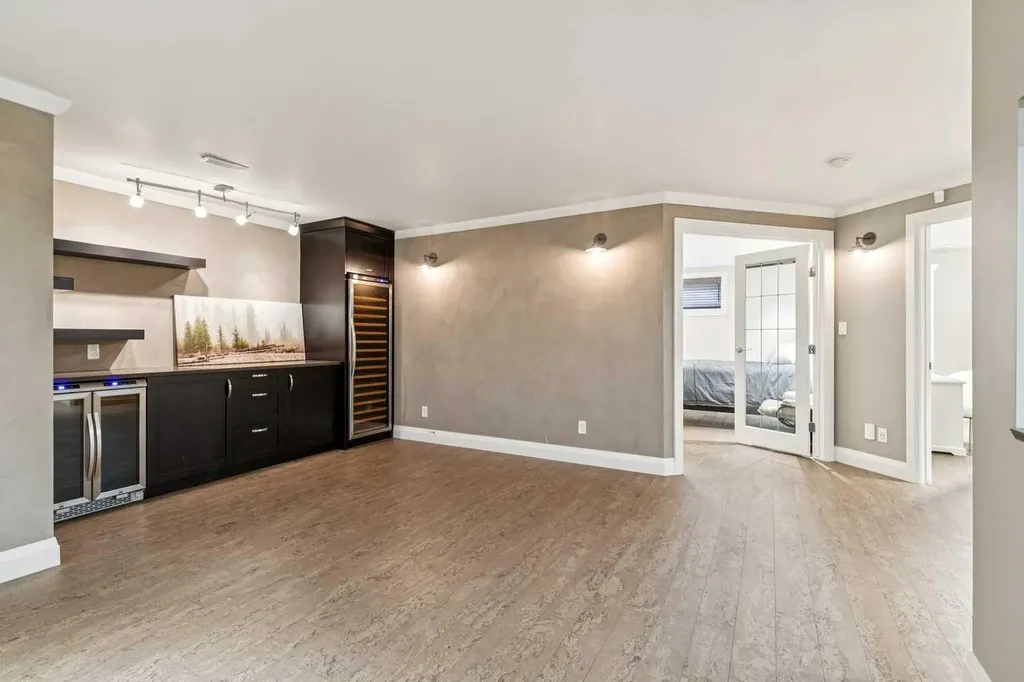 367 Discovery Place SW Calgary AB T3H 4N7