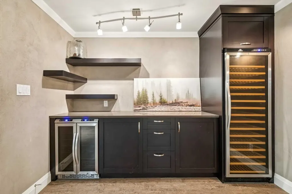367 Discovery Place SW Calgary AB T3H 4N7