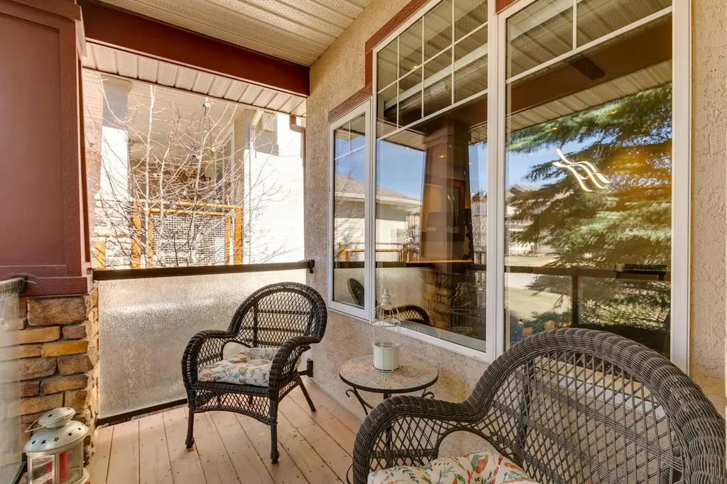 367 Discovery Place SW Calgary AB T3H 4N7