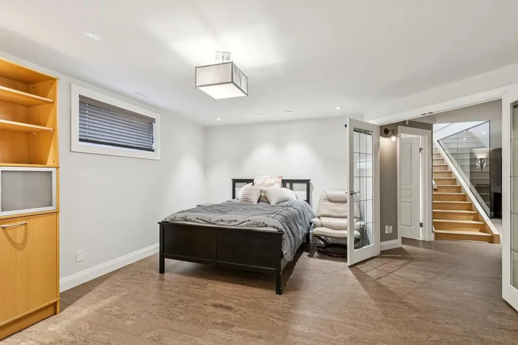 367 Discovery Place SW Calgary AB T3H 4N7