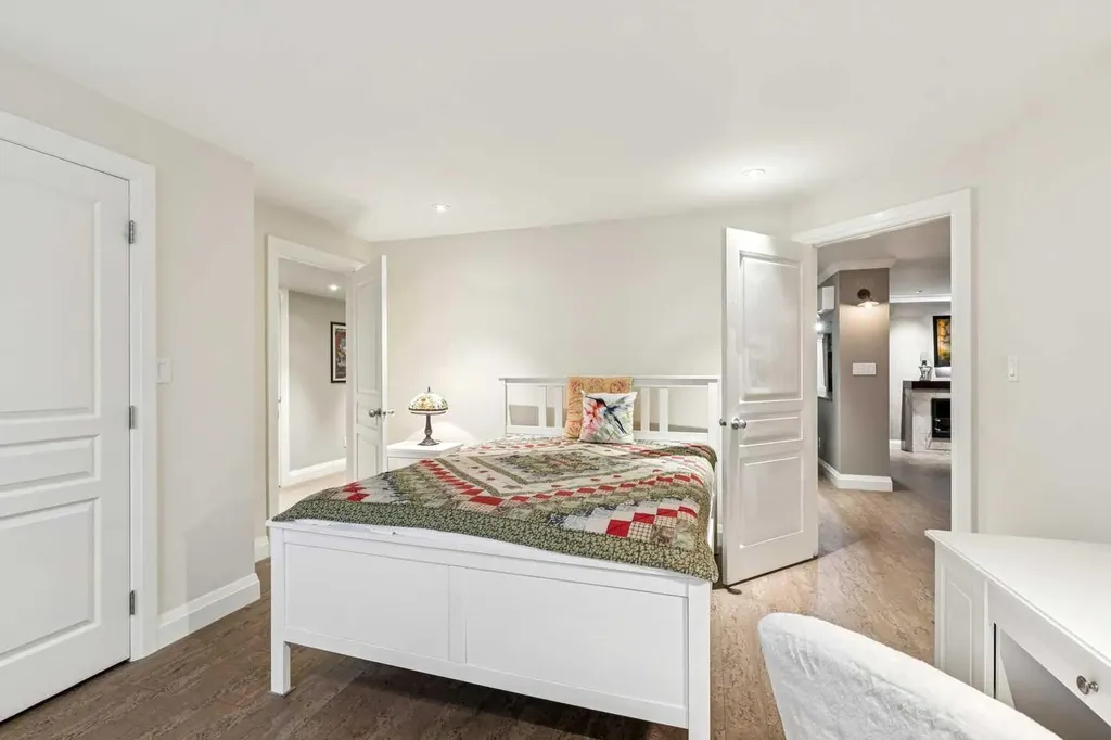 367 Discovery Place SW Calgary AB T3H 4N7