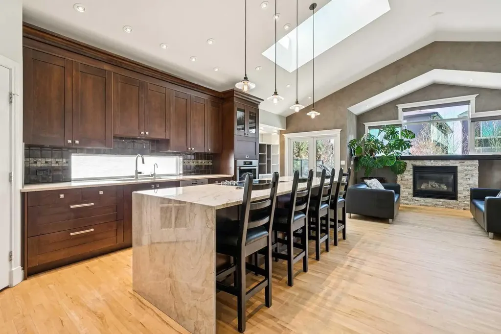 367 Discovery Place SW Calgary AB T3H 4N7