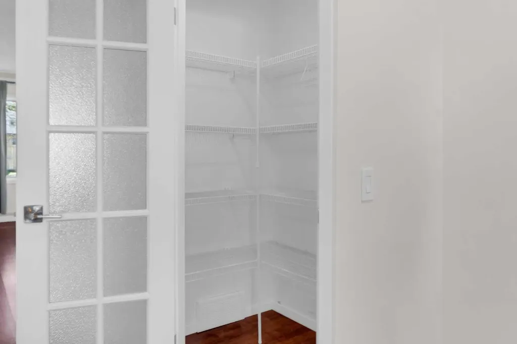 630 Sabrina Road SW Calgary AB T2W 2N7