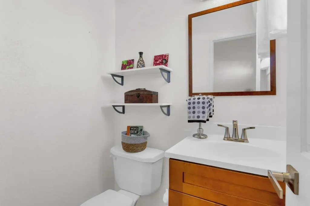 630 Sabrina Road SW Calgary AB T2W 2N7