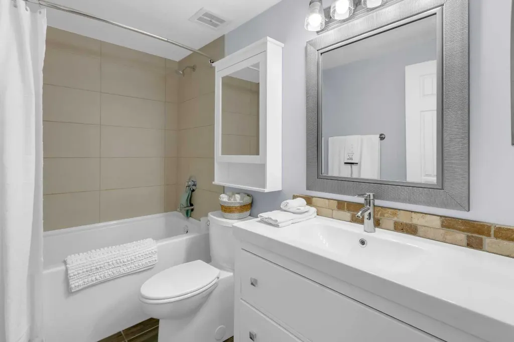 630 Sabrina Road SW Calgary AB T2W 2N7