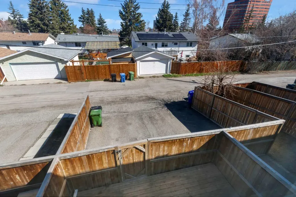 630 Sabrina Road SW Calgary AB T2W 2N7