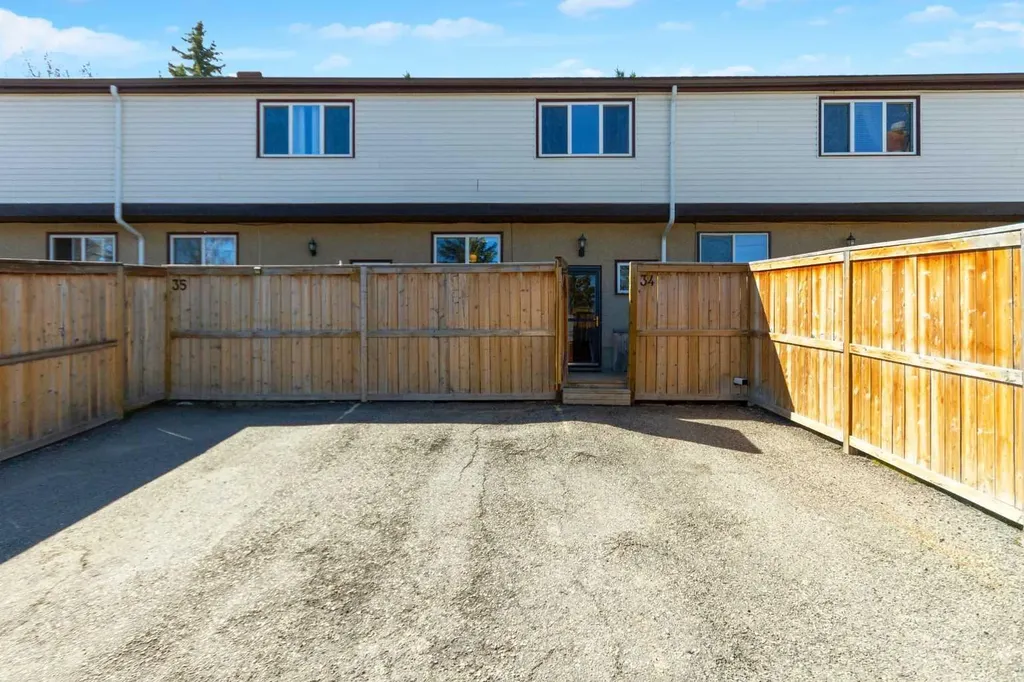630 Sabrina Road SW Calgary AB T2W 2N7