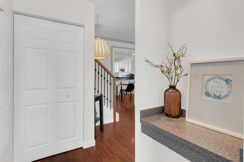 630 Sabrina Road SW Calgary AB T2W 2N7