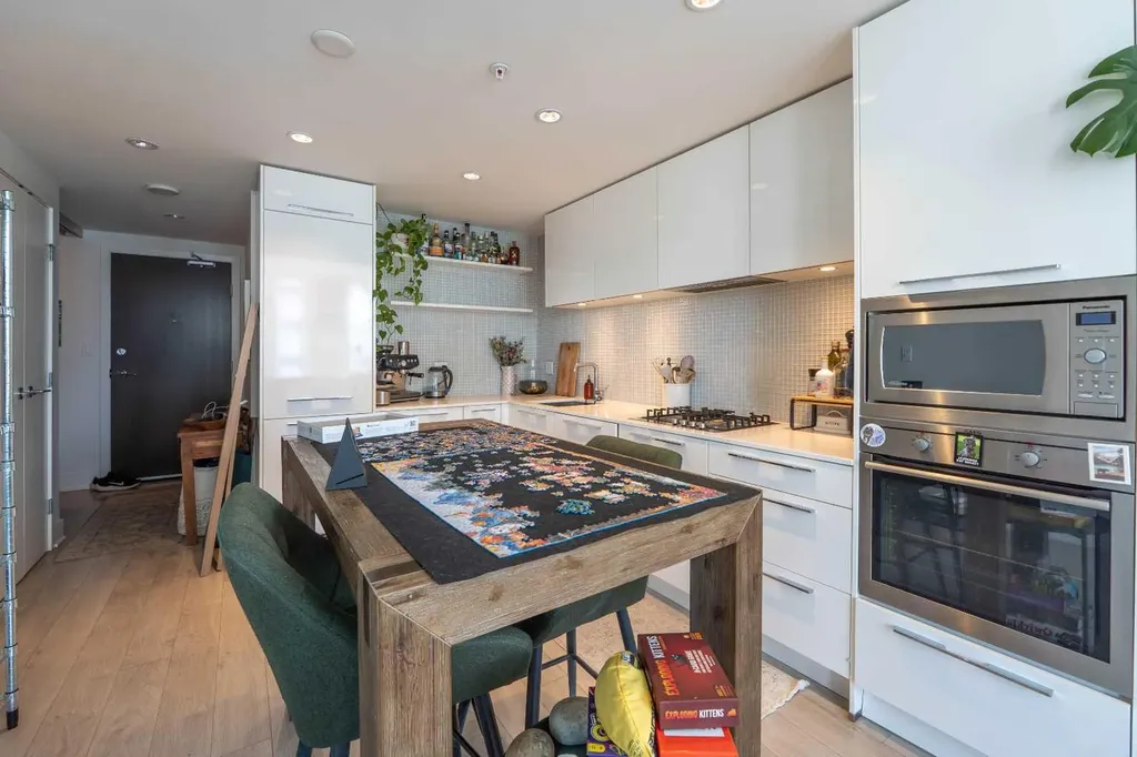 901 10 Avenue SW Calgary AB T2R 0B5