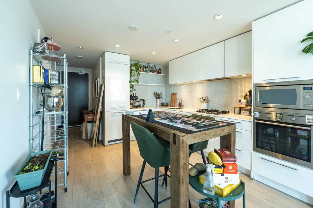 901 10 Avenue SW Calgary AB T2R 0B5