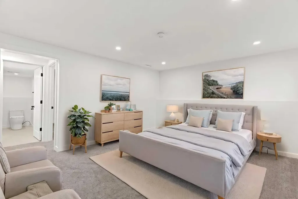 212 Queen Anne Road SE Calgary AB T2J 4S7