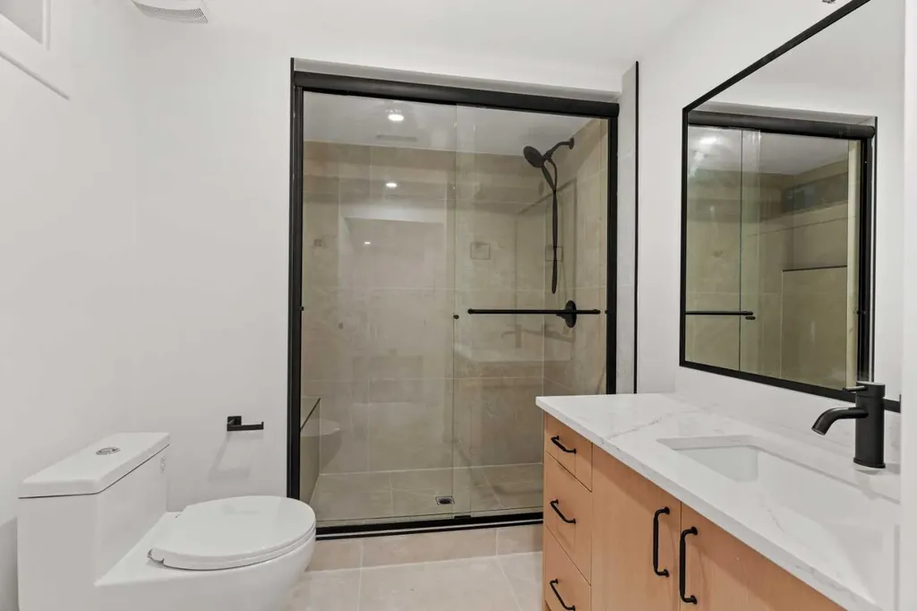 212 Queen Anne Road SE Calgary AB T2J 4S7