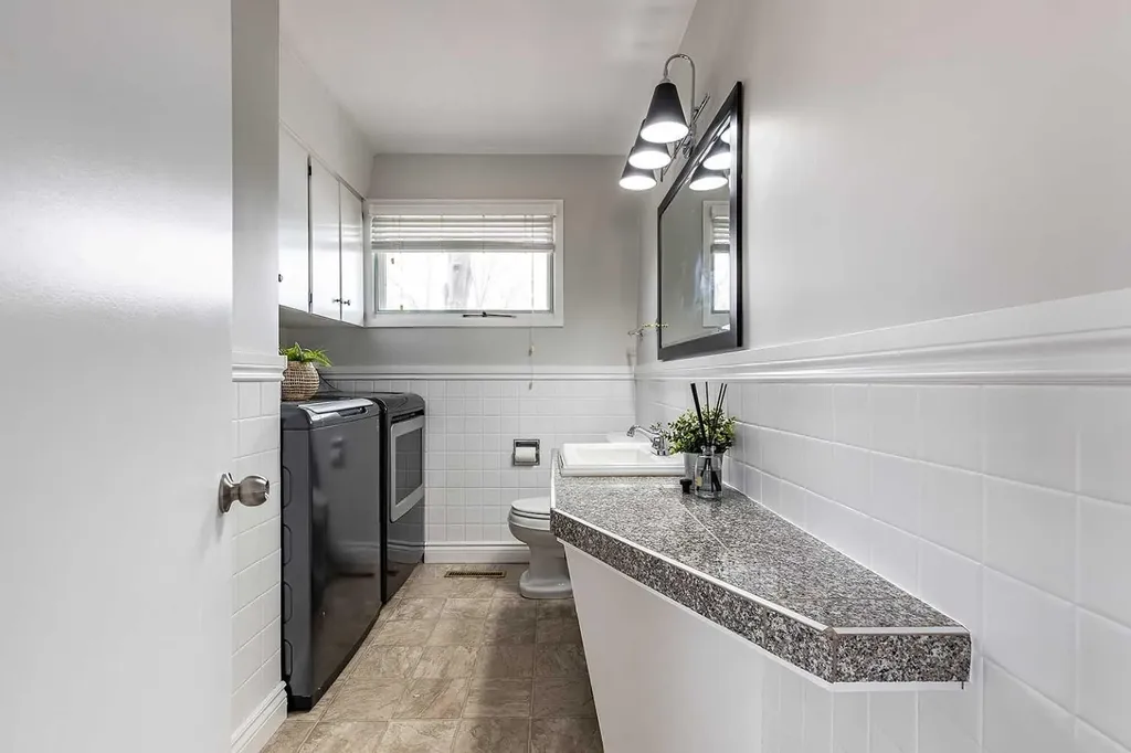 890 Hargrave Way NW Medicine Hat AB T1A 6Y9