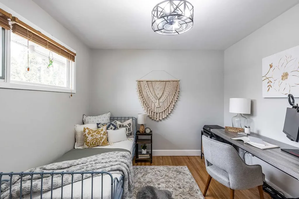 890 Hargrave Way NW Medicine Hat AB T1A 6Y9