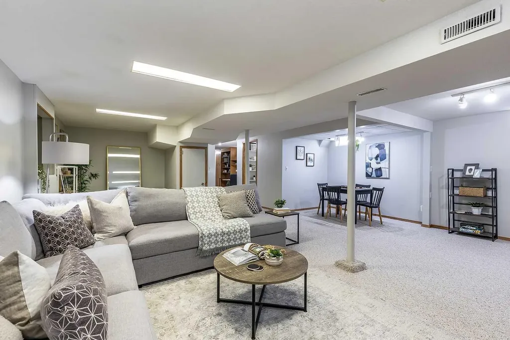 890 Hargrave Way NW Medicine Hat AB T1A 6Y9