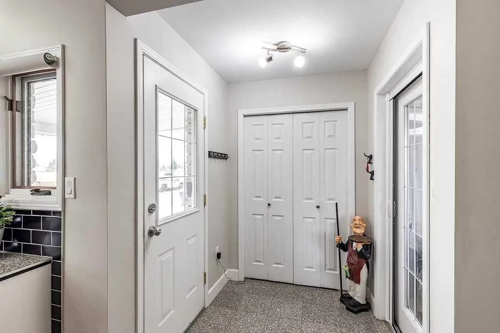890 Hargrave Way NW Medicine Hat AB T1A 6Y9