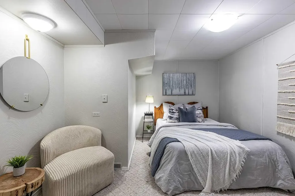 890 Hargrave Way NW Medicine Hat AB T1A 6Y9