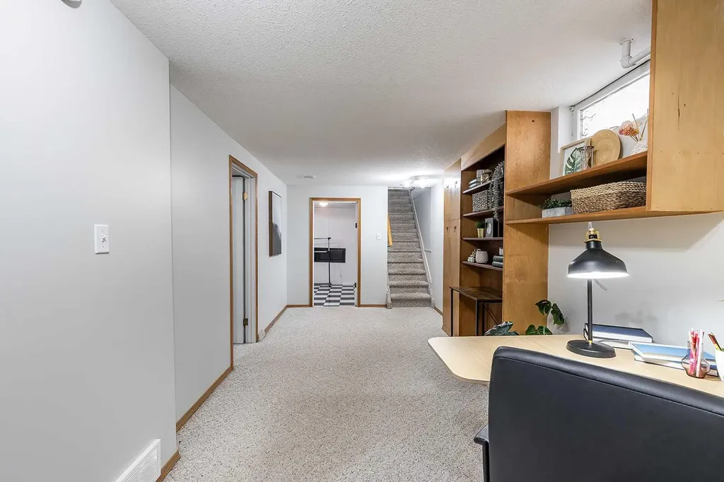 890 Hargrave Way NW Medicine Hat AB T1A 6Y9