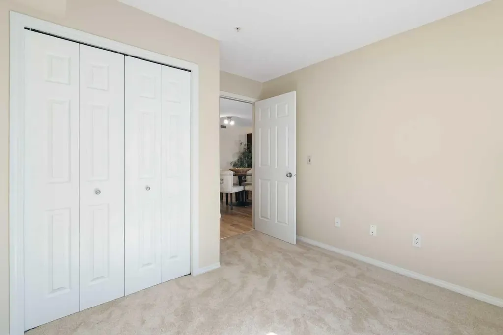 69 Country Village Manor NE Calgary AB T3K 0P1