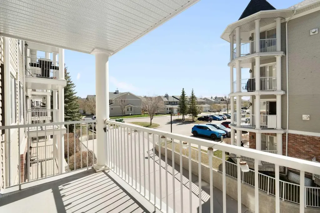 69 Country Village Manor NE Calgary AB T3K 0P1
