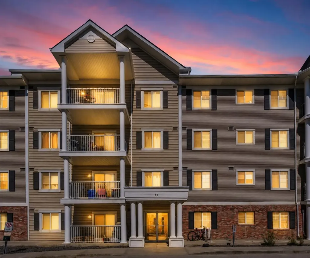 69 Country Village Manor NE Calgary AB T3K 0P1