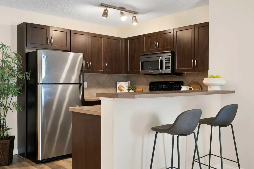 69 Country Village Manor NE Calgary AB T3K 0P1