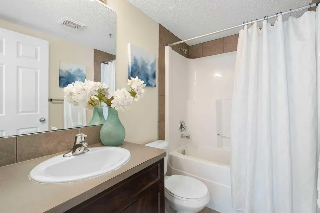 69 Country Village Manor NE Calgary AB T3K 0P1