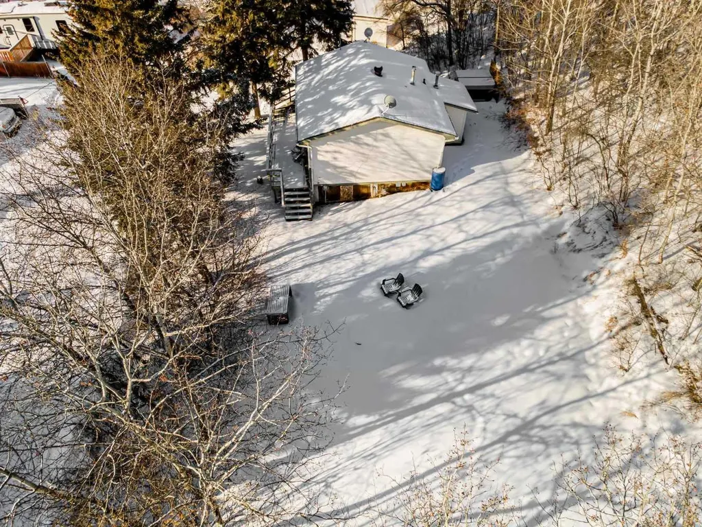 114 Red Wing Crescent Tillicum Beach AB T4V 2M9